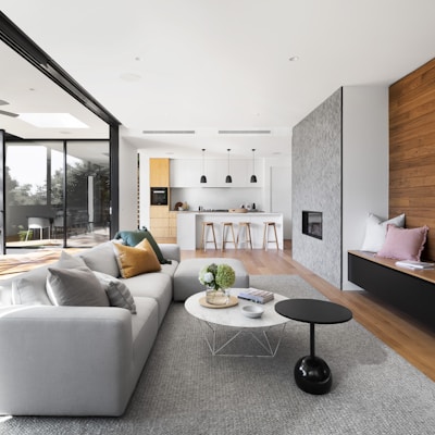 Los Angeles home with TEZA windows